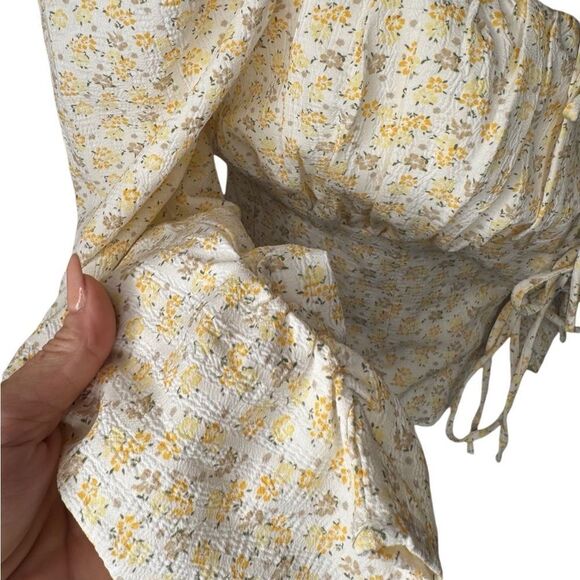 NWT LUSH Brynn front tie top size Small yellow floral - Picture 4 of 9